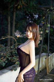 一个悲伤而美丽的世界剧情